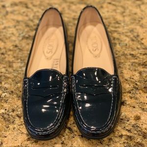 Woman’s Tod’s Patent Leather Loafers EU 37